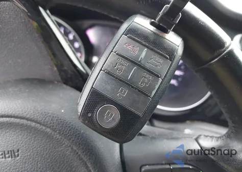 2015 Kia Sedona Ex z USA, uszkodzony, nr VIN KNDMC5C18F6056607